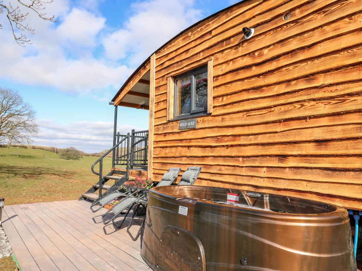 Wild Acre Villa Llangadog Exterior photo